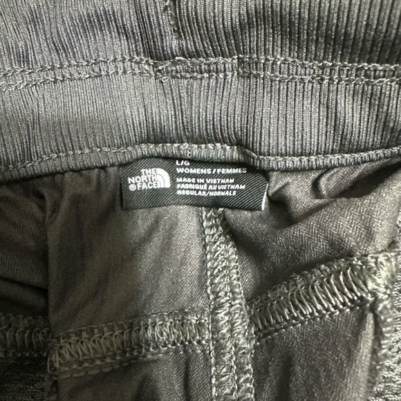 The North Face Womens Aphrodite Motion Capri Hiking Pants Flash Dry Gray Sz L - Picture 6 of 9